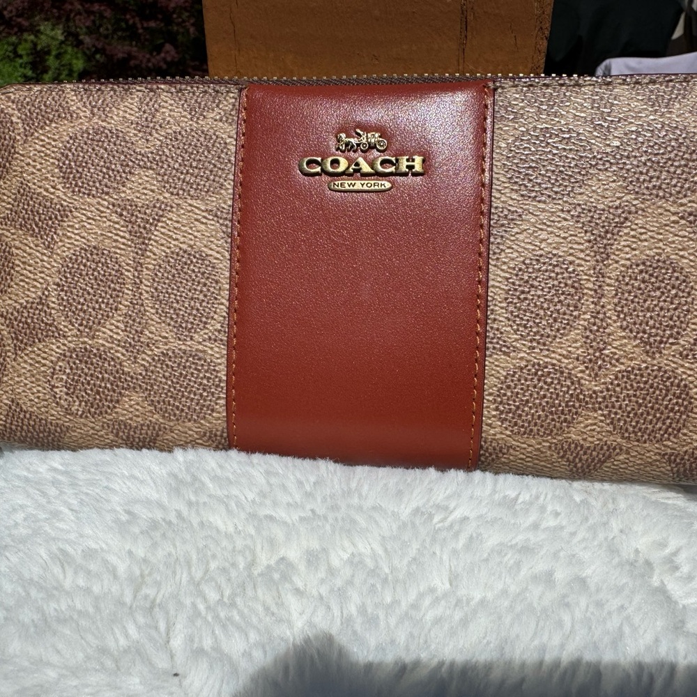 COACH SIGNATURE Accordion Zip Wallet In Colorblock Signature Canvas
